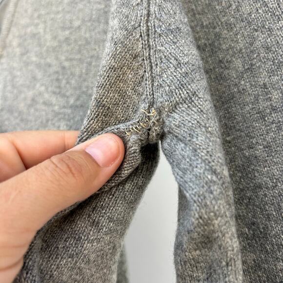 Vintage Men’s Allen Solly Cashmere V-Neck Sweater Grey Gray Medium Scottish - Picture 8 of 8